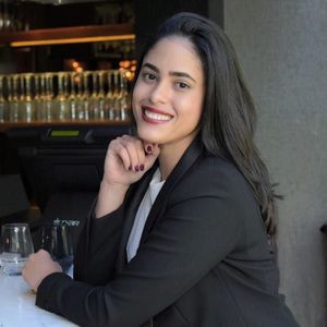 Meet your Posher, Laura